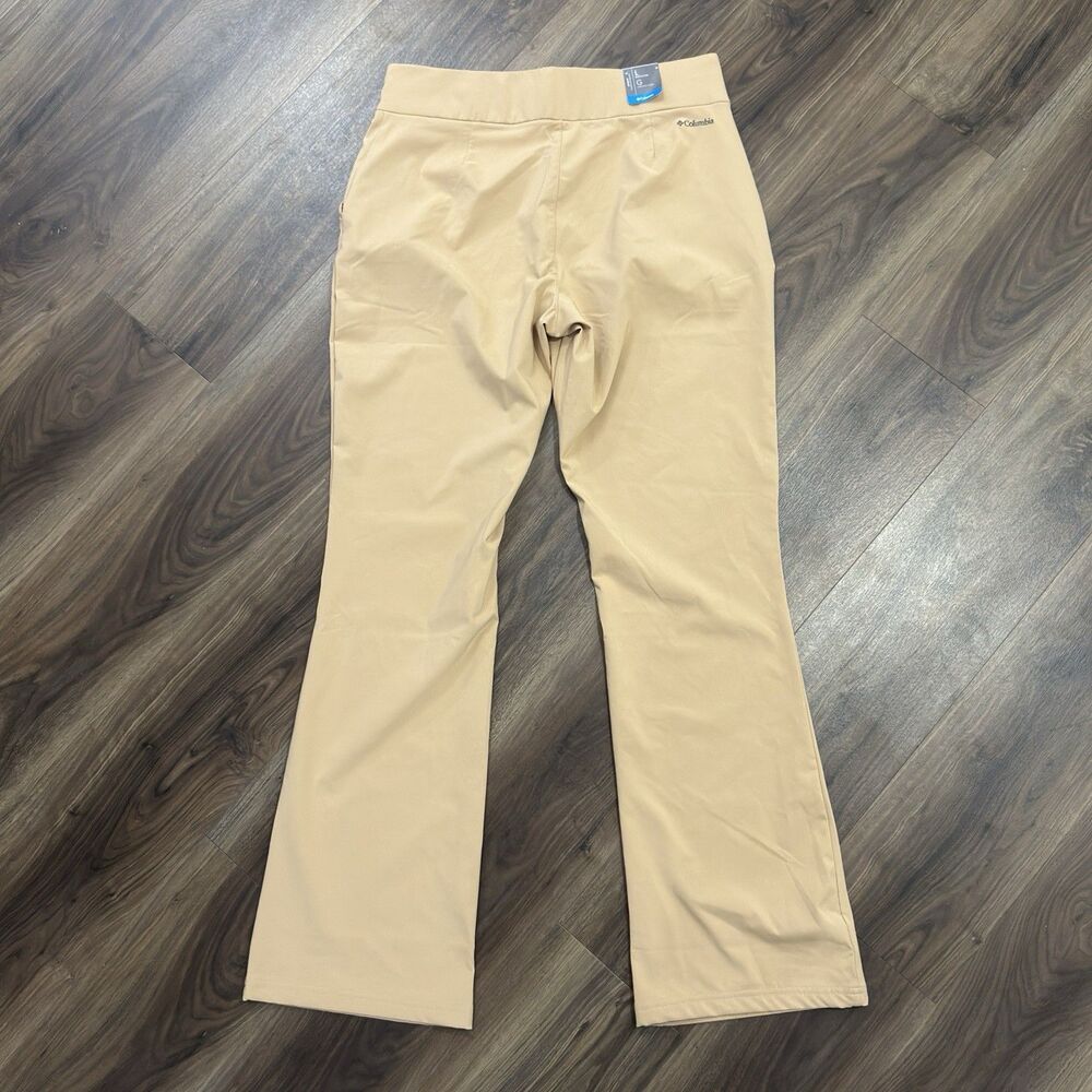 Columbia Women’s Active Fit Outdoor Boot Cut Pants Khaki Size Large NWT
